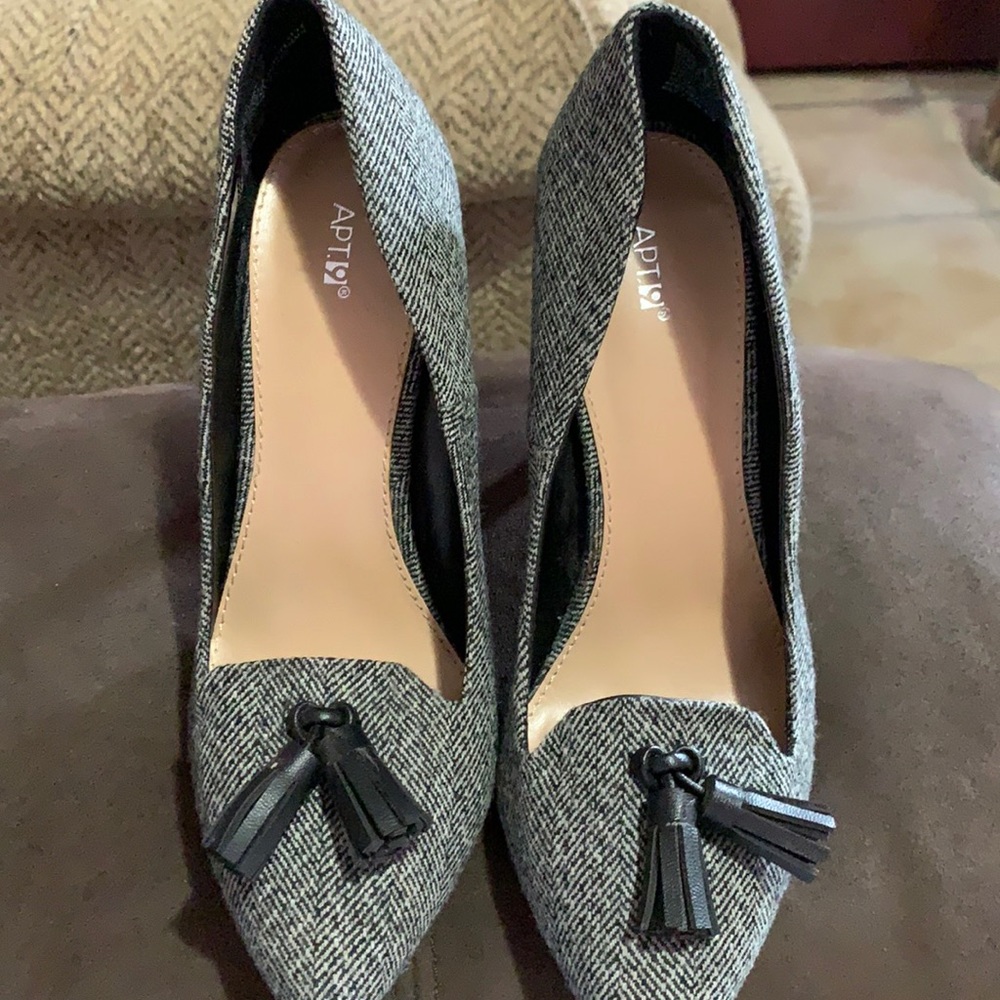 Brand New High heels size 7 1/2  Apt.9 Brand